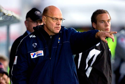 Göran Hagberg, ny tränare i Öster, pekar