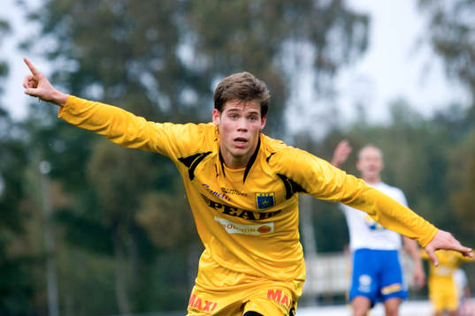 1-0 Emil Salomonsson flyger mot söderettan