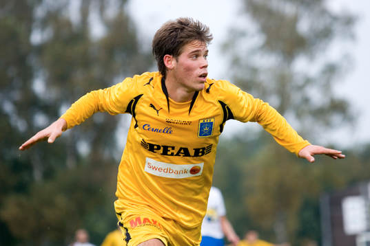 1-0, Emil Salomonsson, som flyger mot superettan