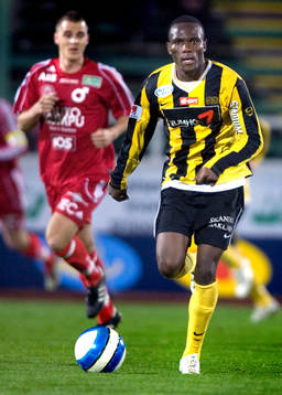 Robert Mambo Mumba, Häcken