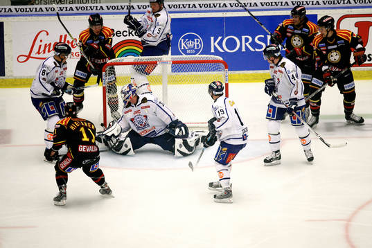 Brynäs leker med Linköping