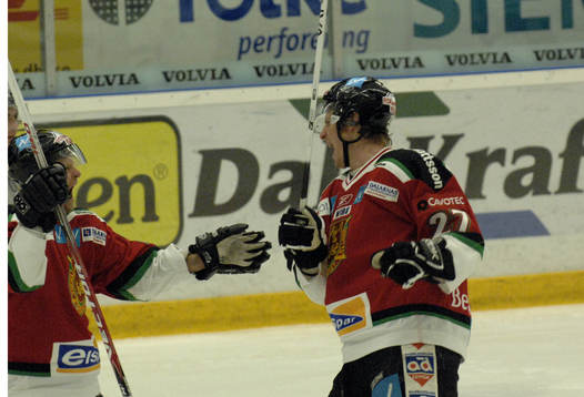 Moras Eric Beaudion har ökat Moras ledning till 2-0,