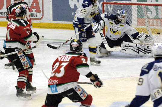 Moras Eric Beaudion ökar Moras ledning till 2-0 förbi