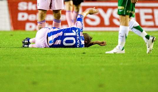 Niclas Alexandersson skadad. Skada