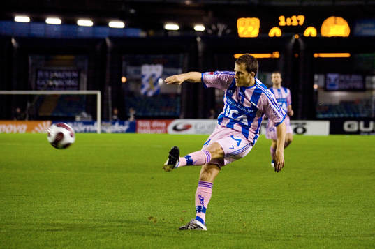 Tobias Hysén. Rosa bandet