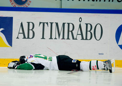 Sanny Lindström, Timrå ger Dominik Granak, Färjestad en