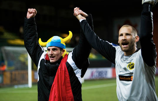 Johan Wiland, målvakt och James Keene