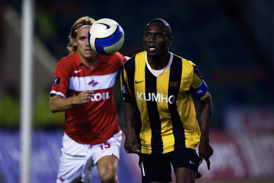 Robert Mambo Mumba, Häcken