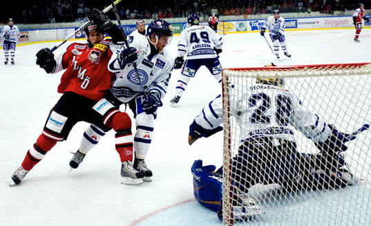 Eddie Läck, Leksands målvakt räddar