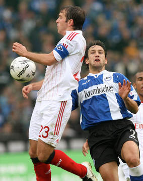 Rafael van der Vaart, Hamburg och Markus Schuler, Bielefeld