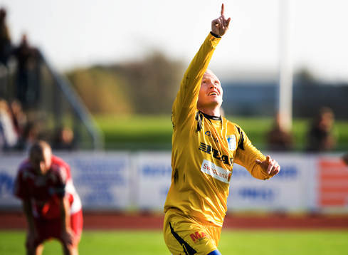 Ängelholm klara för superettan. tvåmålskytten Mattias