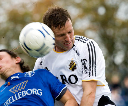 Marcus Jonsson nickduellerar med Kristian Haynes