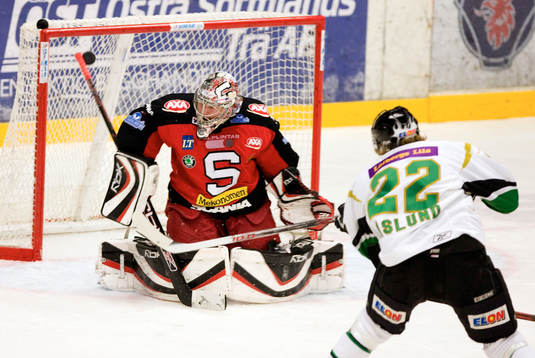 Jhonas Enroth, målvakt, Södertälje och Per Åslund,
