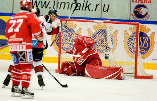 Magnus Åkerlund, målvakt Timrå gör en matchavgörande