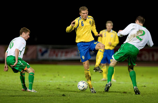 Robert Åhman Persson, Sverige