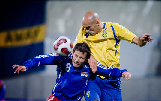 Thomas Beck, Lichtenstein och Daniel Majstorovic, Sverige