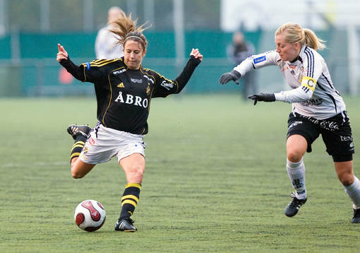 Kacey White, AIK (1-0) och Linda Sembrant, Bälinge