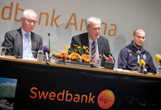 Swedbank Arena. Fredrik Ljungberg till höger