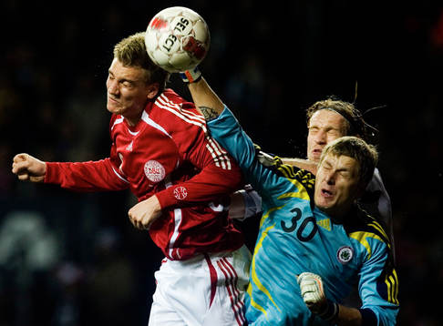 Nicklas Nendtner, Danmark och Andris Vanins (målvakt) och