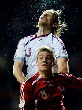 Nicklas Nendtner, Danmark och Kaspars Gorkss, Lettland i en