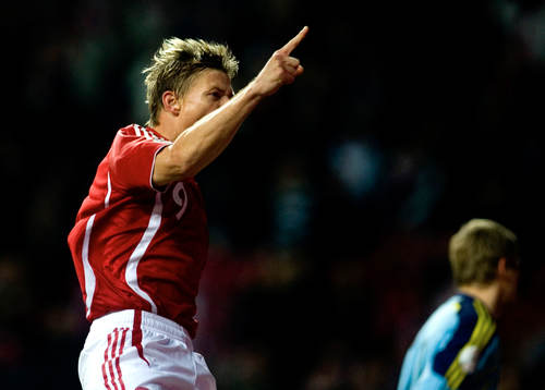 Jon Dahl Tomasson, Danmark gjort 1-0 på straff, Jubel!