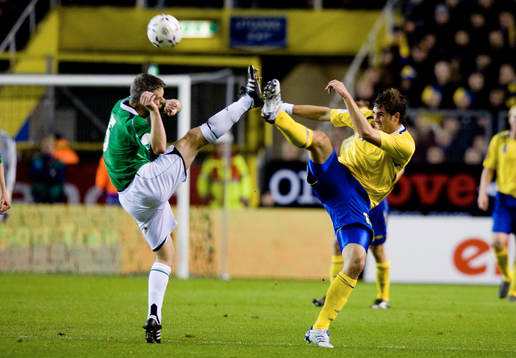 Stephen Craigan, Nordirlandoch Johan Elmander, Sverige