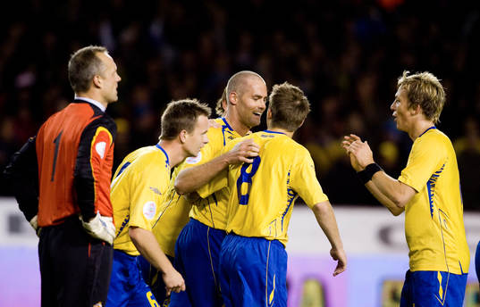 Olof Mellberg och Sverige jubel