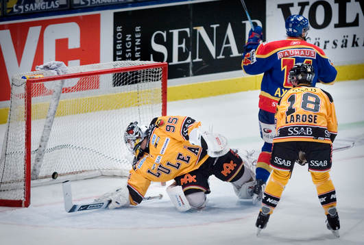 Dick Axelsson, Djurgården, slår in 3-1