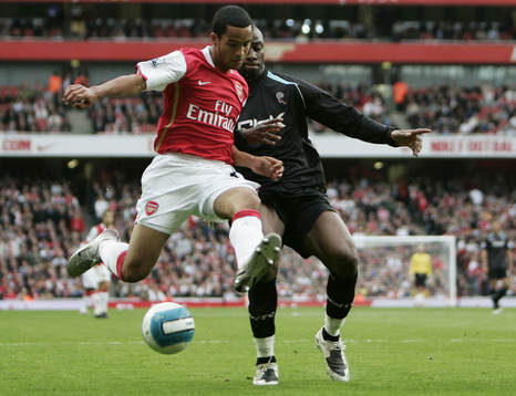 Abdoulaye Meite och Theo Walcott