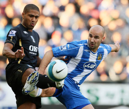 Antoine Sibierski och Glen Johnson