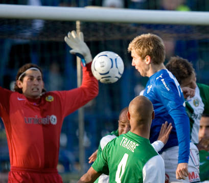 1-0, Rasmus Bengtsson nickar in en hörna förbi George