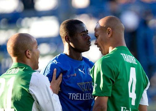 Tuffa dueller mellan Michael Mensah och Christian Traoré
