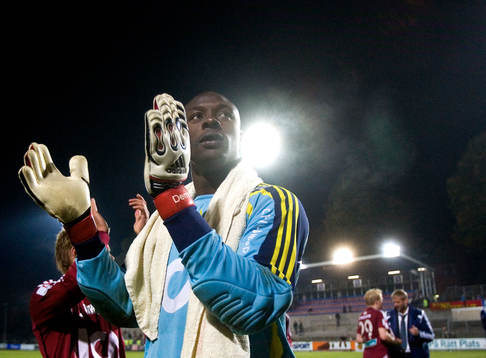 Pa Dembo Touray, målvakt