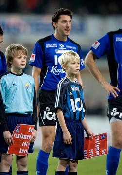 Kampanjen "Ge rasismen rött kort"