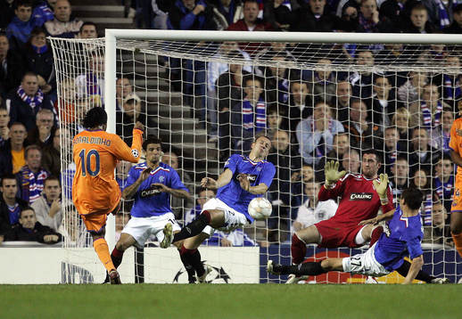 Ronaldinho, Barcelona, Alan Hutton, Rangers
