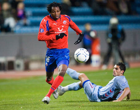 René Makondele har skojat bort Nikos Spiropoulos