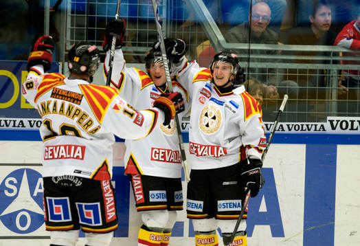 Mikael Lind, Brynäs avgör med 3-5 i öppen målbur