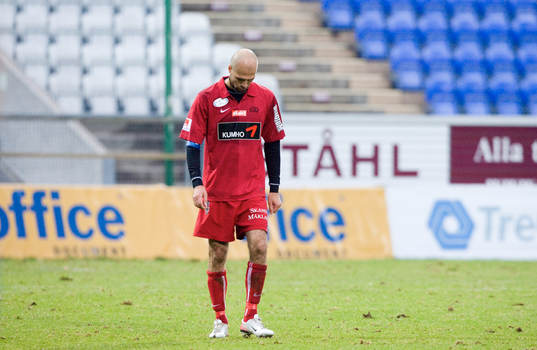Teddy Lucic, Häcken deppar
