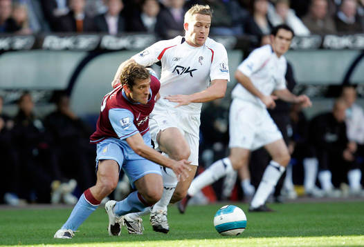 Stilian Petrov, Aston Villa och Kevin Davies, Bolton