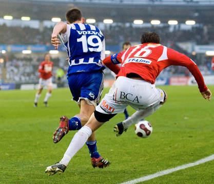 Pontus Wernbloom tacklar ut Linus Malmqvist från