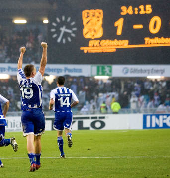 2-0, Pontus Wernbloom har avgjort och jublar mot tavlan