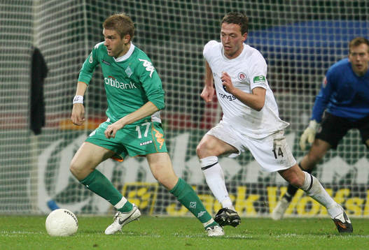 Ivan Klasnic, Bremen och Marcel Eger, Pauli
