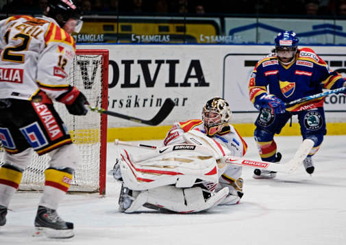 Markus Korhonen, målvakt, Brynäs, räddar ett skott
