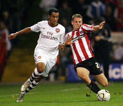Theo Walcott,  Arsenal och Chris Armstrong, Sheffield