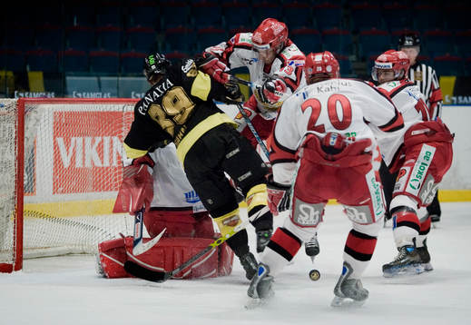 Kristian Gahn, AIK, trycks till av Magus Eriksson, Almtuna