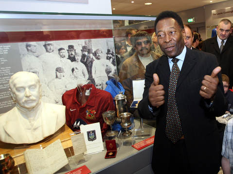 Pelé besöker Bramall Lane, världens äldsta