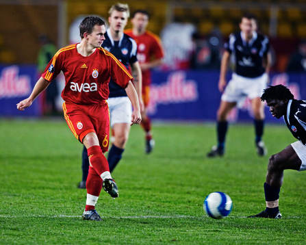 Tobias Linderoth, Galatasaray, slår en pass