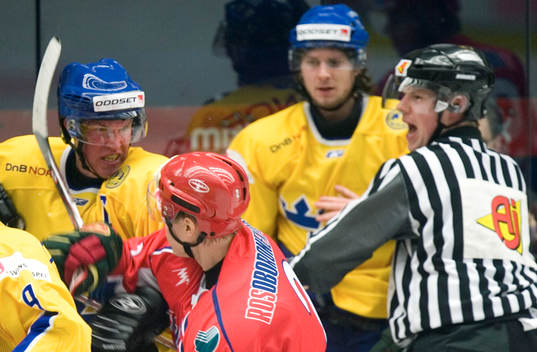 Kenny Jönsson, Sverige. Bråk. Tumult. Slagsmål. Domare