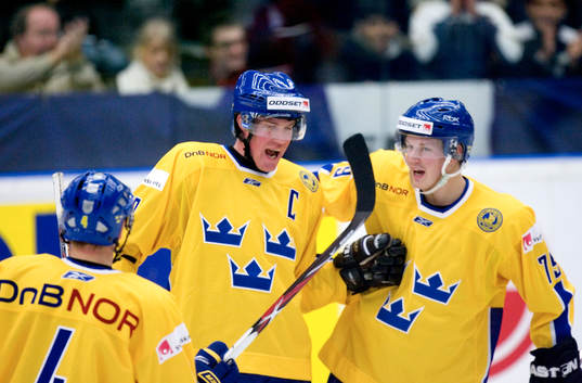 1-0, Kenny Jönsson grattas. Jubel