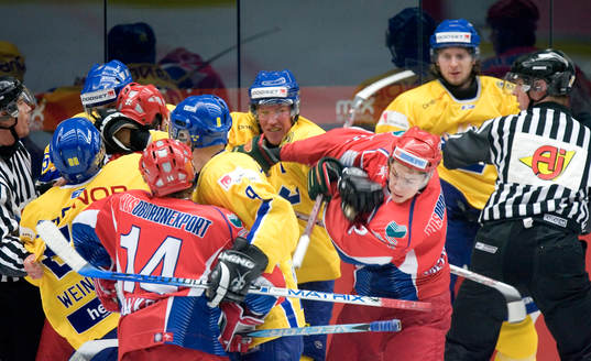 Kenny Jönsson och Anders Holmqvist mot Evgeni Medvedev